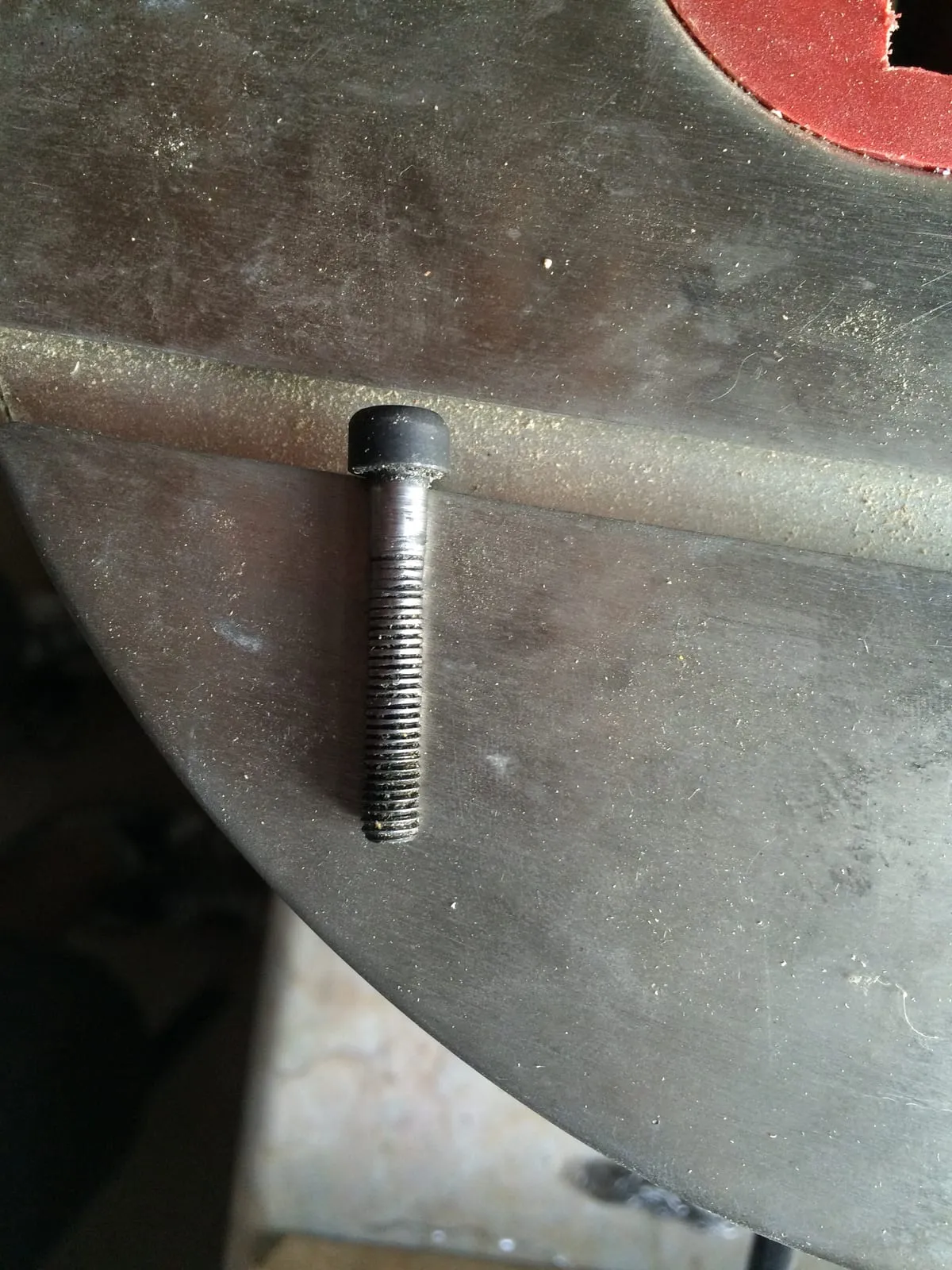 Tote Schraube