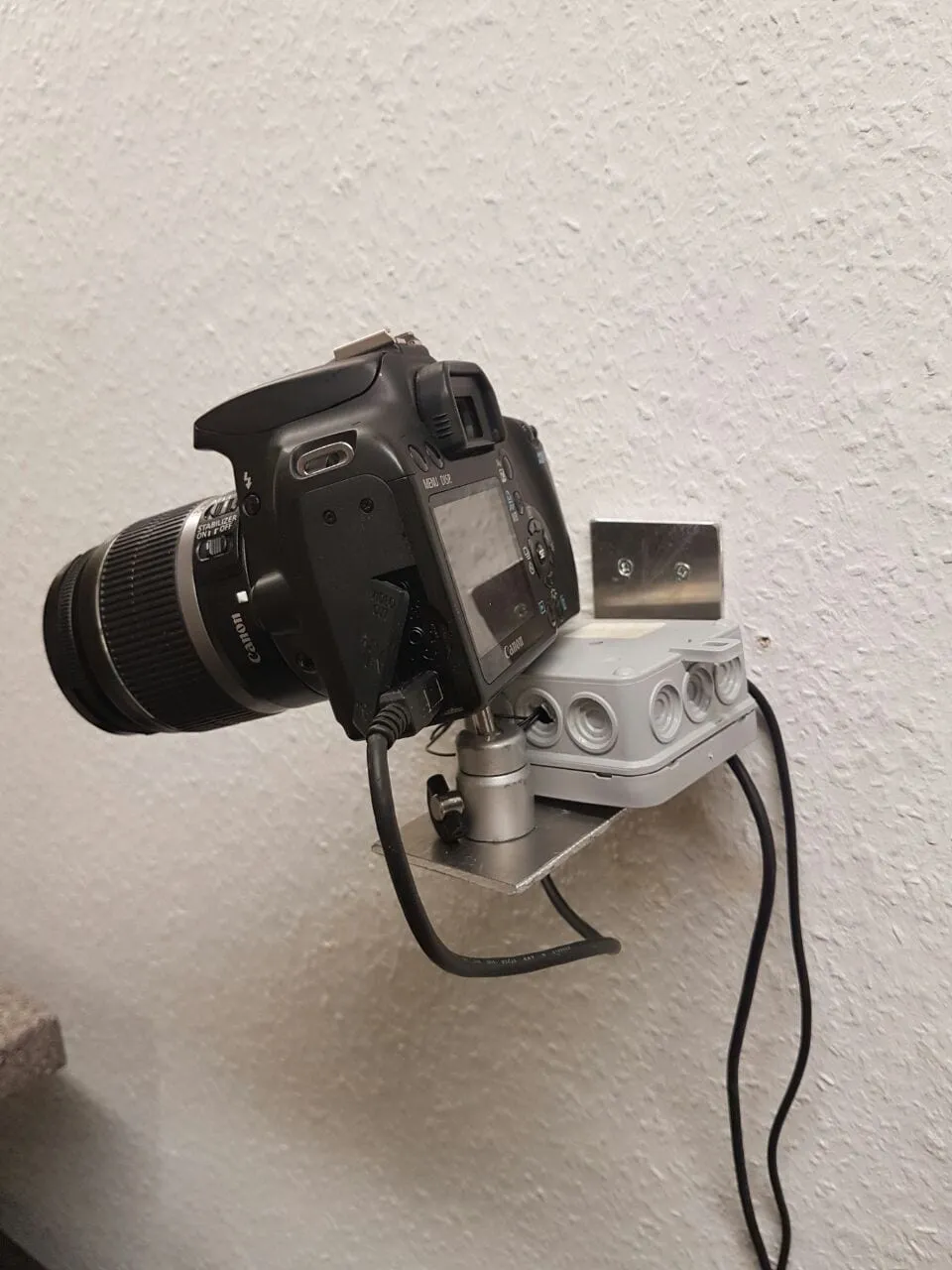 EOS 1000D besser montiert.
