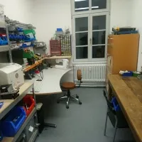 Blick in die Elektrowerkstatt.